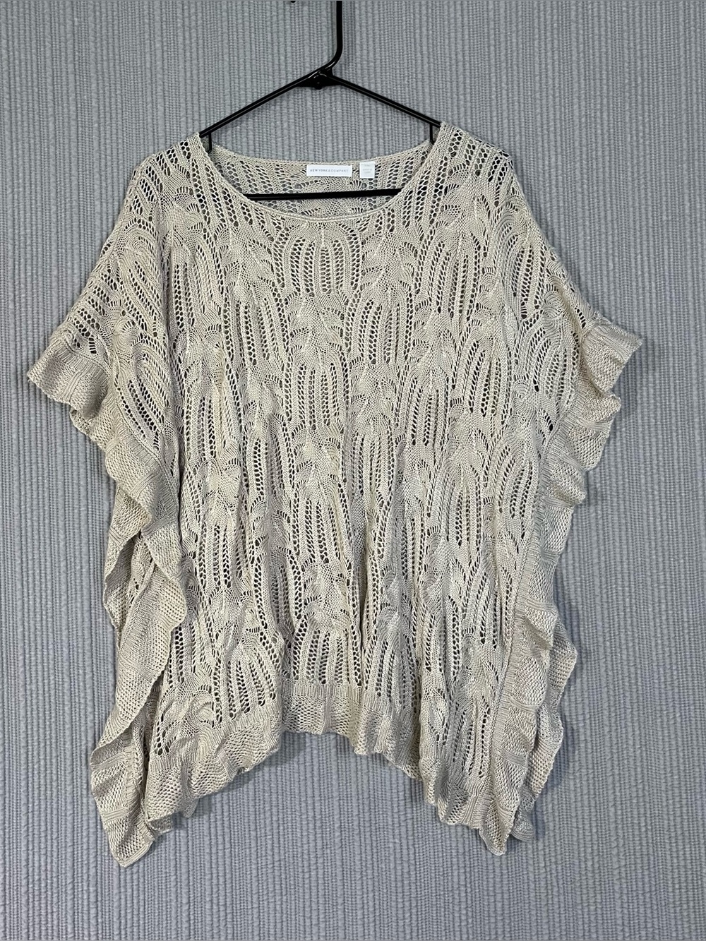 New York & Co Open Weave Crochet Poncho Sweater Womens Small Medium S/M Beige